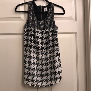 Gorgeous CAbi houndstooth top
